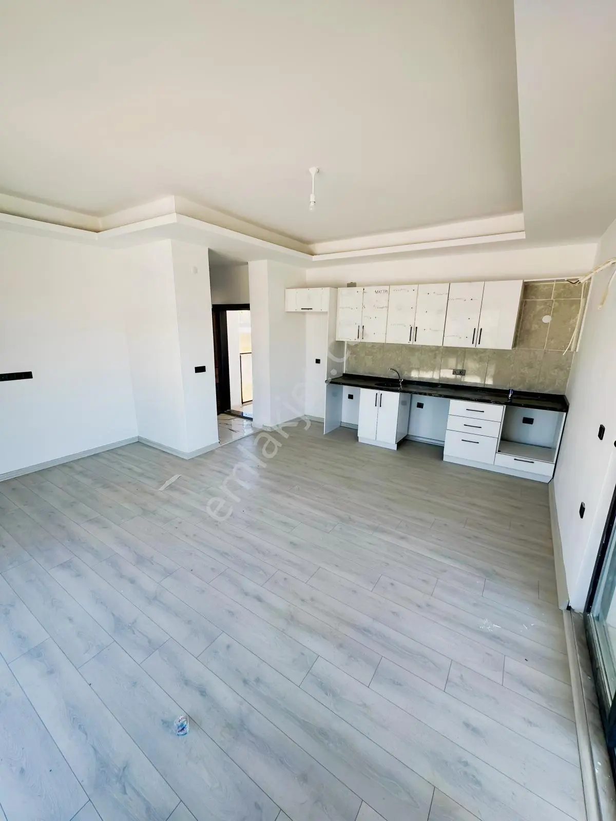 Ewax Propertyden Eşyasız 1+1 Cadde Üzeri - Görsel 3