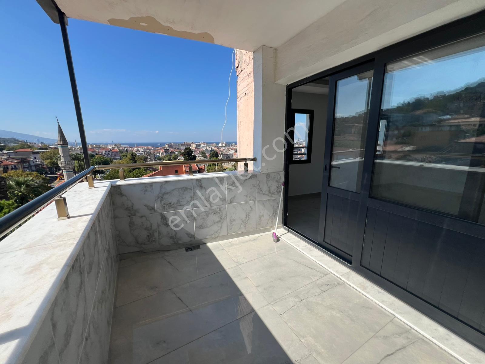 Acil Konak Agora Antik Kent Yakını 2+1 100m2 Asansörlü Deniz Manzaralı Lüx Daire - Görsel 12
