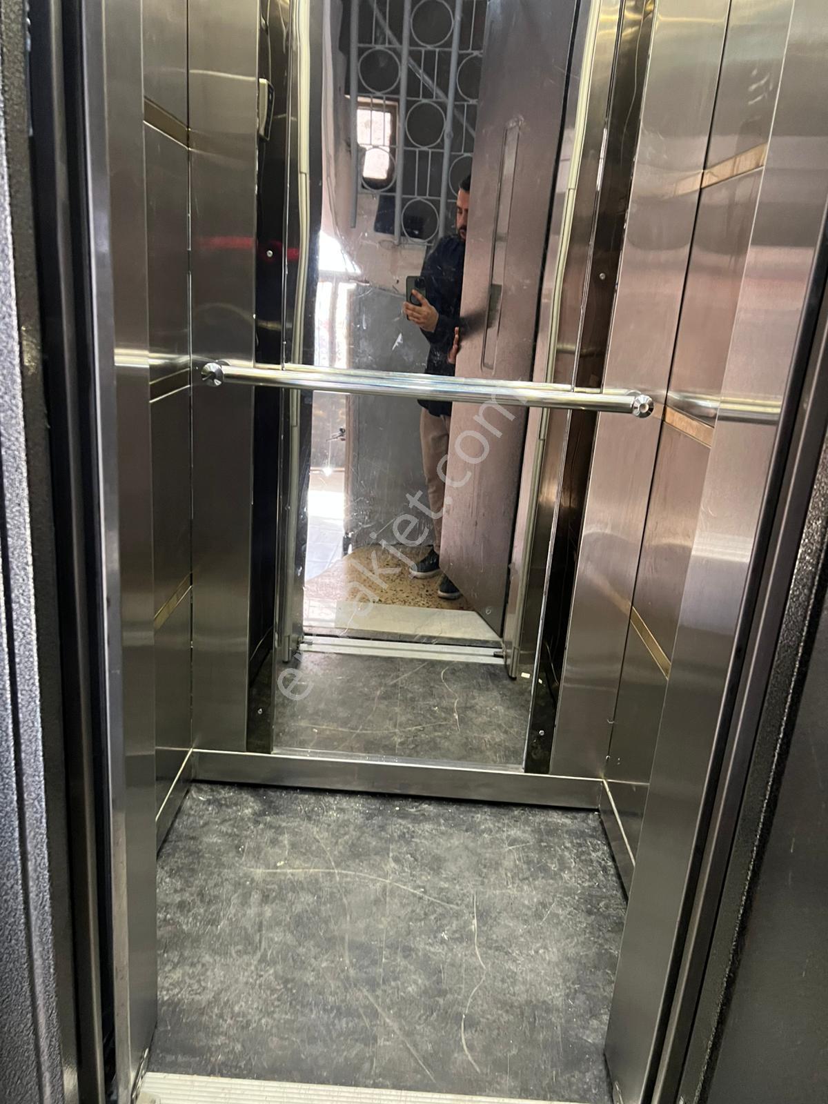 Acil Konak Agora Antik Kent Yakını 2+1 100m2 Asansörlü Deniz Manzaralı Lüx Daire - Görsel 23