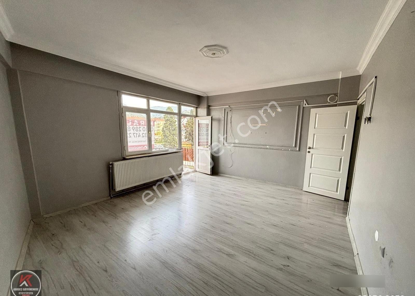 Karamürsel Merkezde – Sahile Ve Ulaşıma Yakın, Masrafsız Kiralık 2+1 Daire - Görsel 11