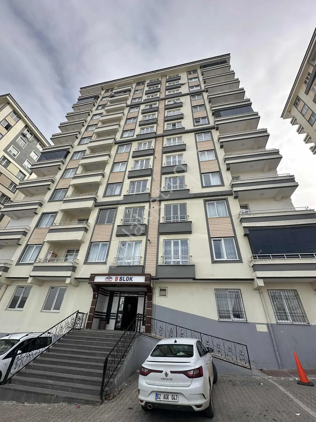 Kareden Seyrantepe De Satılık 2+1 Boş Daire