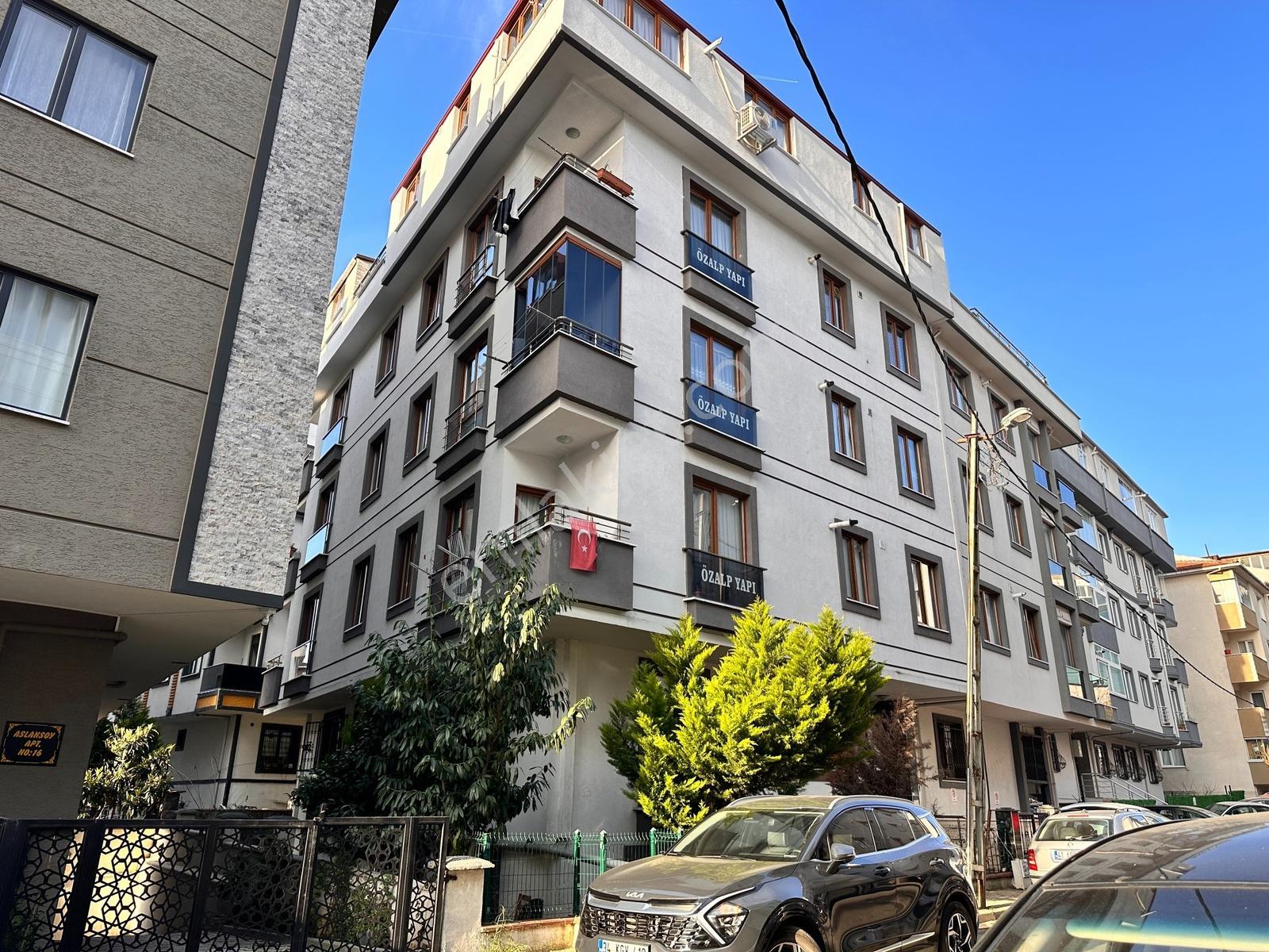 Sancaktepe Sarıgaz İnönü Mah Asansörlü Ara Kat 2+1 Satılık Daire