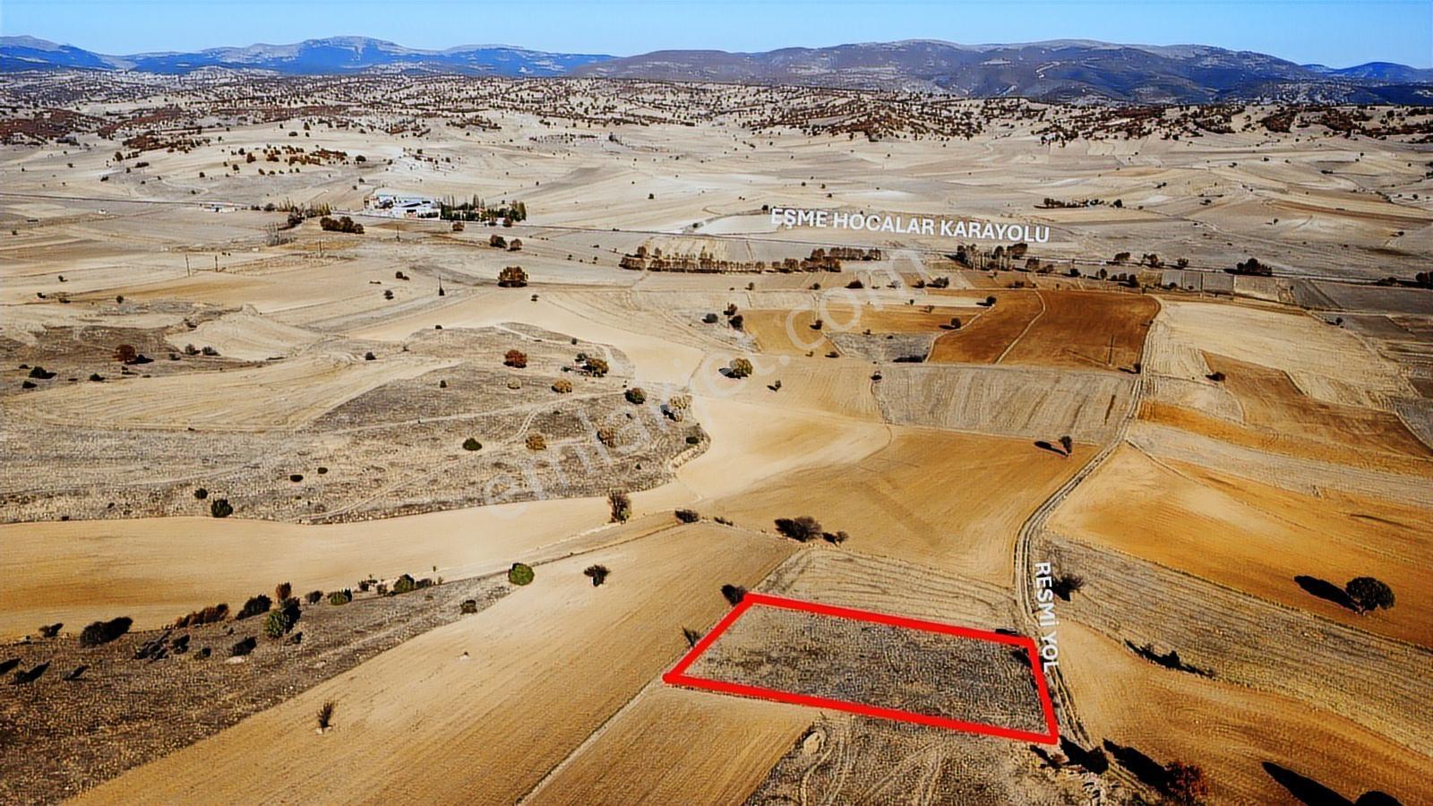 Afyon Hocalar İhsaniye Resmi Yola Cephe 3355mt Arazi Hocalar 6dk