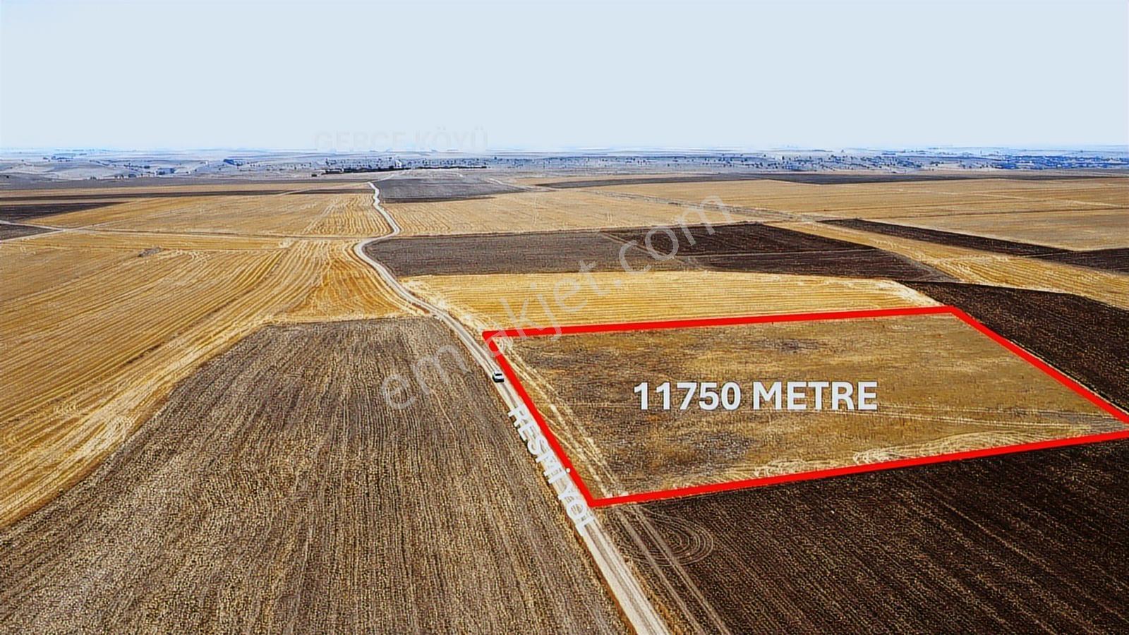 Nevşehir Kozaklı Gerce Köyünde Resmi Yola Cephe 11750m2 Arazi