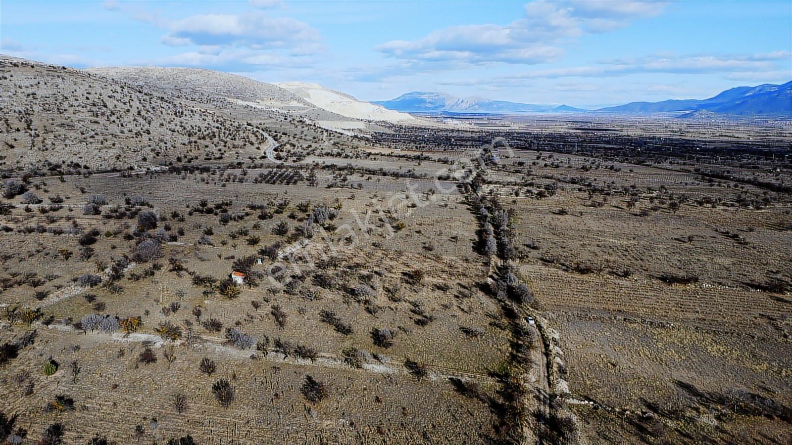 Isparta Senirkent Onaltıhaziran Mahallesinde 2029m Üzüm Bağ - Görsel 12