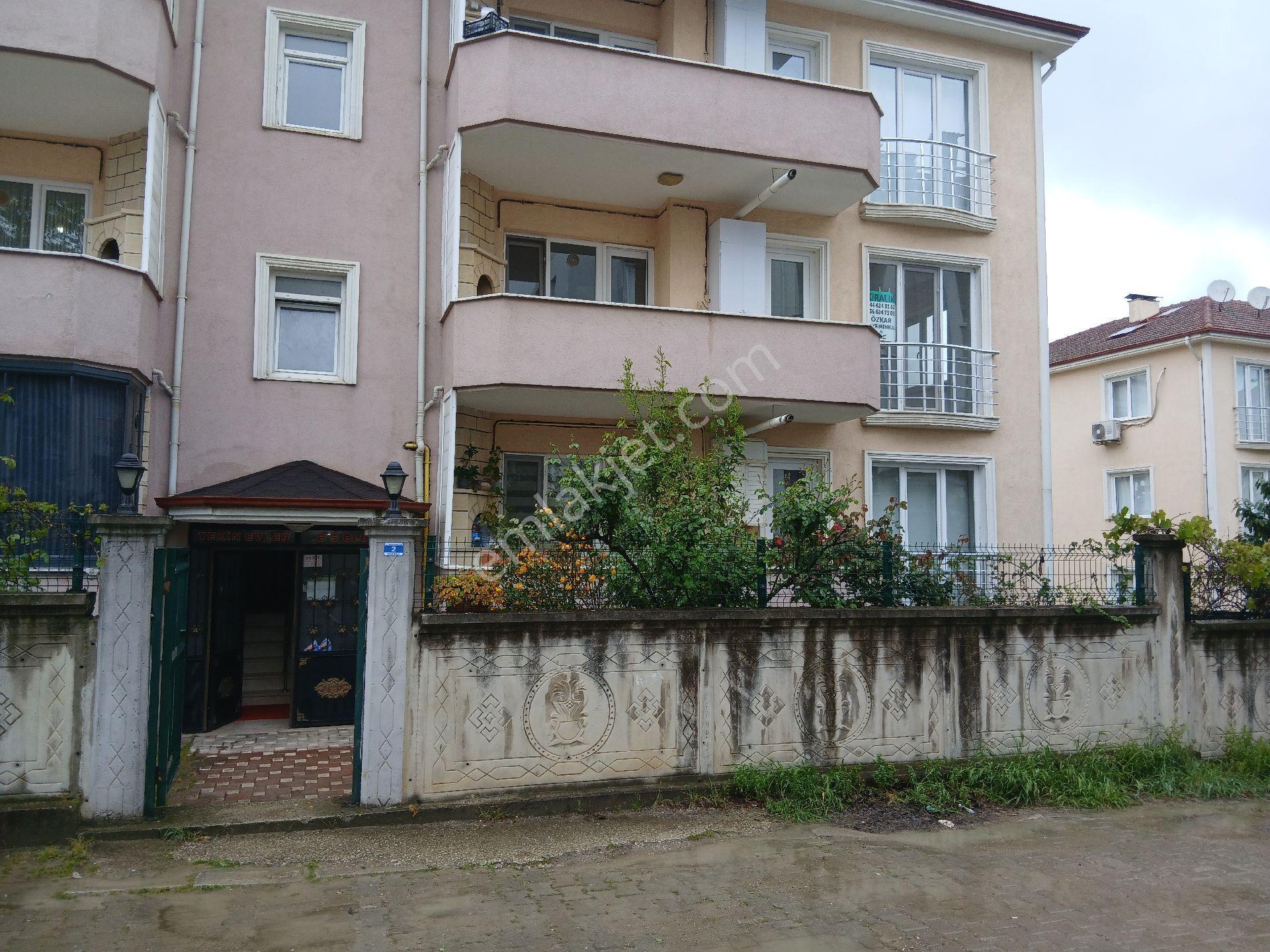 Neviye Mah Ertekin Evkerinde Ara Kat 125 M² 3 +1 Ebeveyin Banyolu Lokasyonu Düzgün - Görsel 2