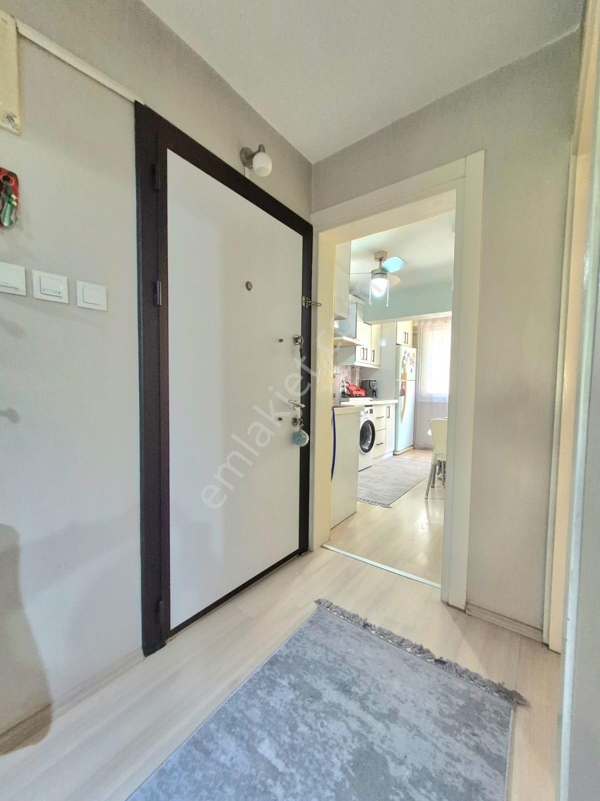 K.yaka Tuna Mah. Çarşı Yakını Komple Tadilatlı Ara Kat 3+1 120m2 - Görsel 10