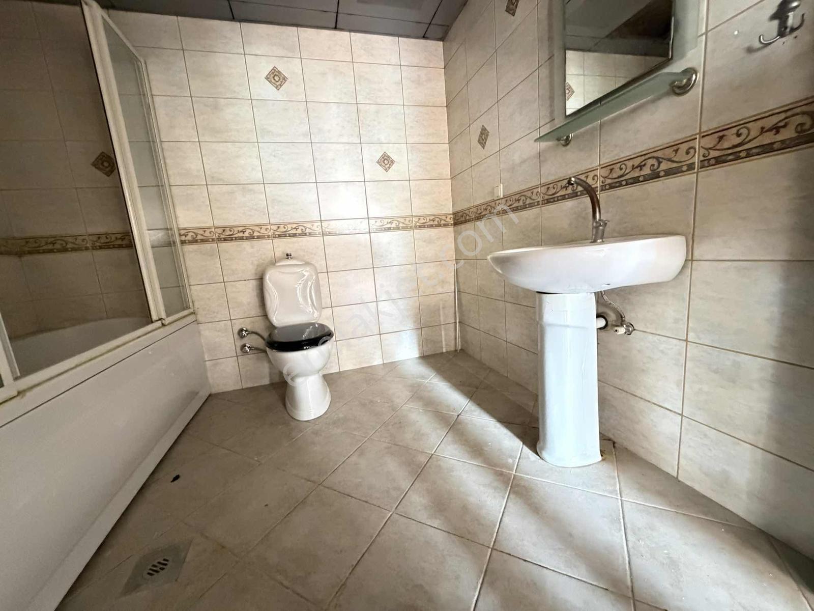 Çengelköy Ata 2 Sitesi Çıkışa Yakın Konumda 3+1 Daire - Görsel 6