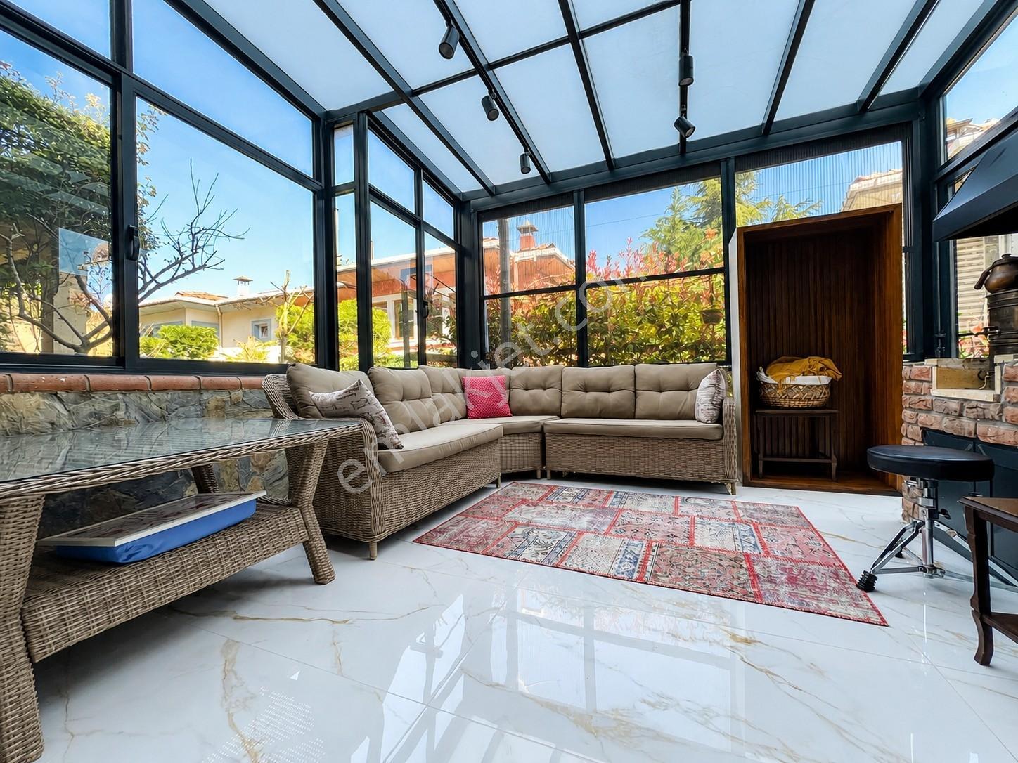 Üsküdar Çengelköy Ata 2 Sitesinde 320 M2 Triplex Eşsiz Villa - Görsel 32