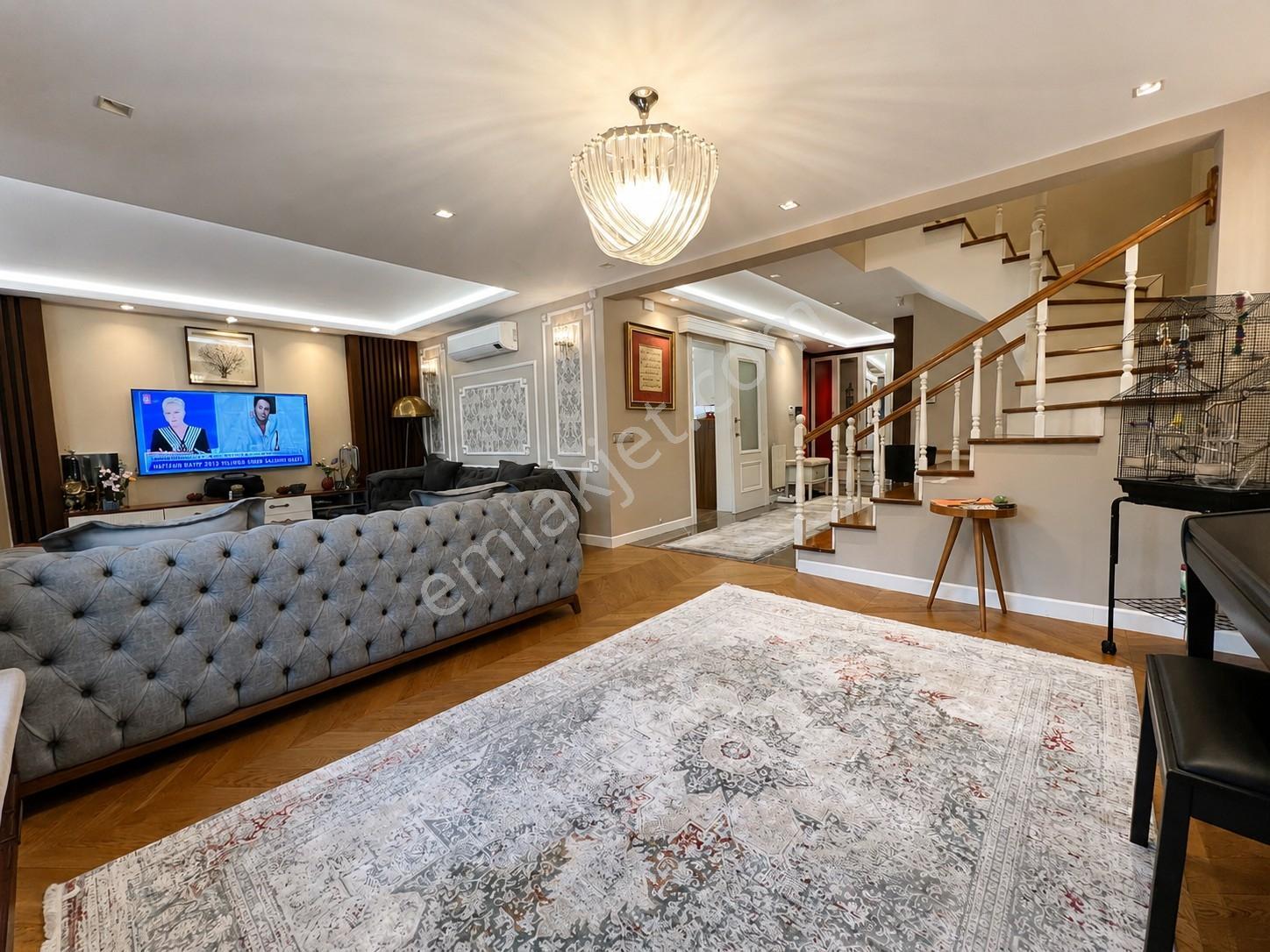 Üsküdar Çengelköy Ata 2 Sitesinde 320 M2 Triplex Eşsiz Villa - Görsel 4