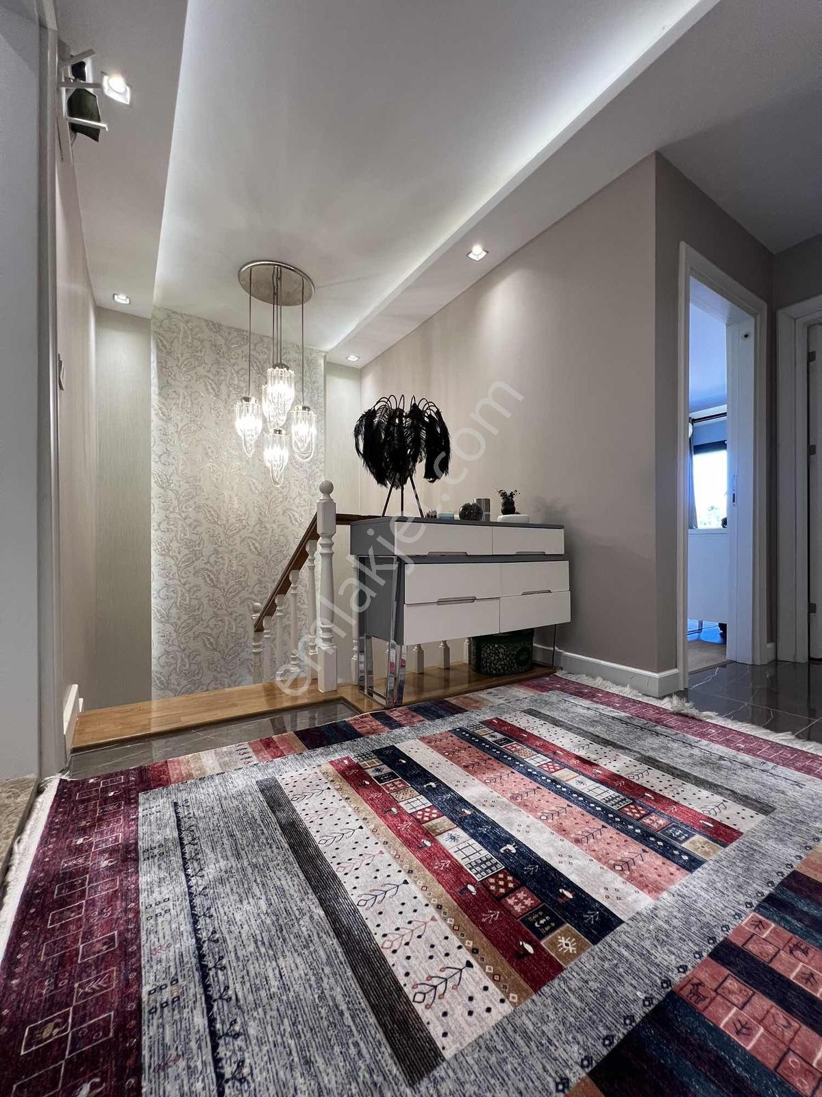 Üsküdar Çengelköy Ata 2 Sitesinde 320 M2 Triplex Eşsiz Villa - Görsel 9