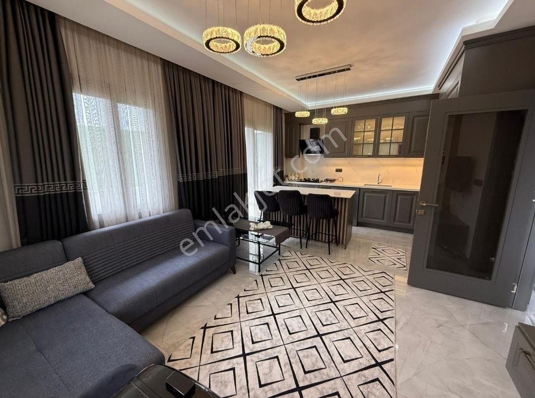 Amaç'tan Villa Bölgesi Bulvara Yakın 5+2 Kış Bahçeli Lüks Villa - Görsel 2