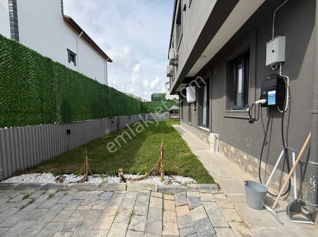 Amaç'tan Villa Bölgesi Bulvara Yakın 5+2 Kış Bahçeli Lüks Villa - Görsel 4