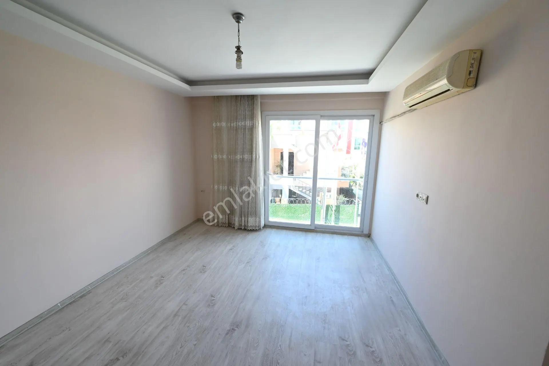 Üstünkent'ten Çiftlikköy'ün Merkezinde Satılık Geniş 2+1 Daire - Görsel 5