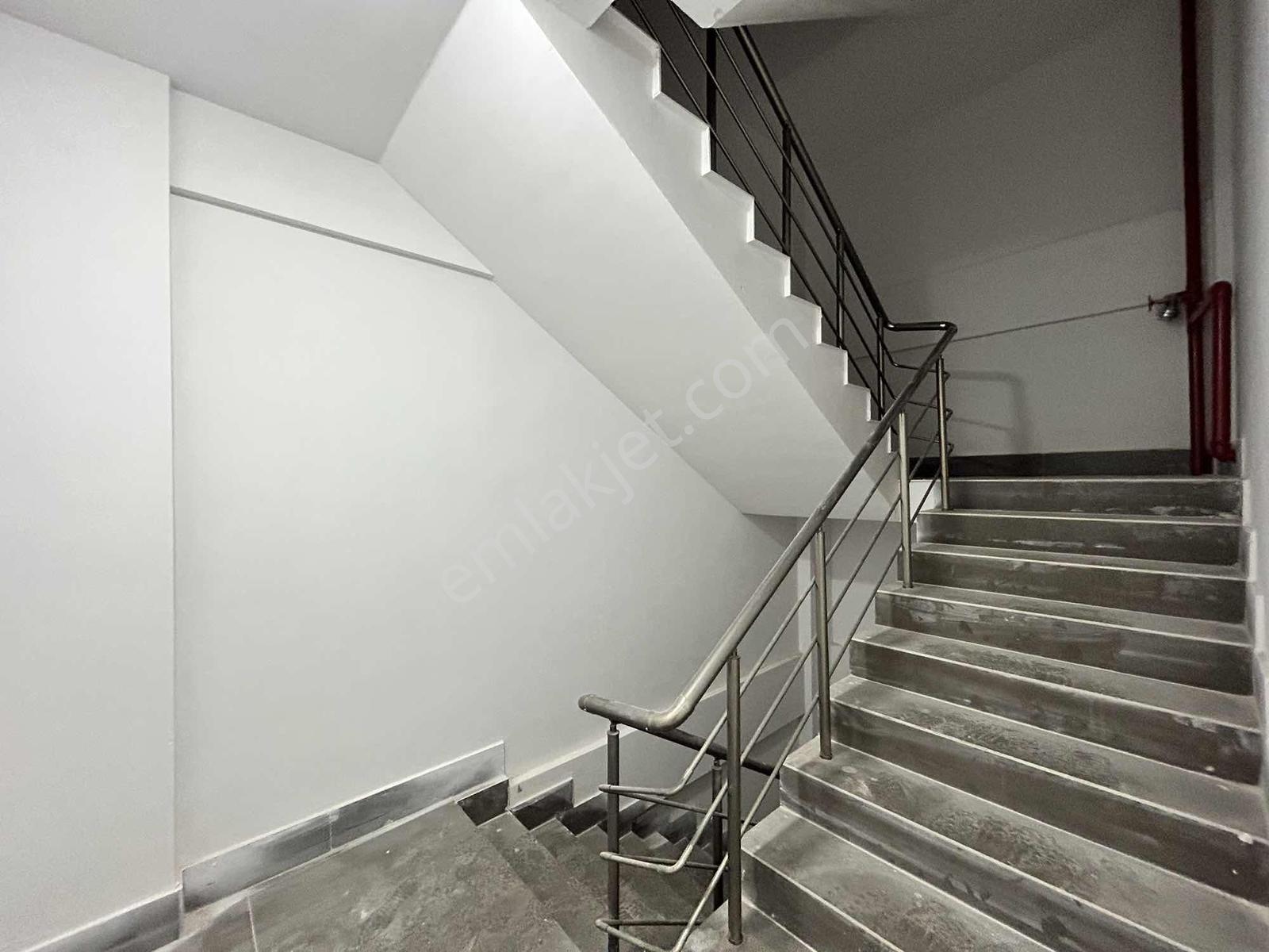 Göçerler'de Satılık Havuzlu Sitede 2+1 Ebeveyn Banyolu Sıfır - Görsel 30