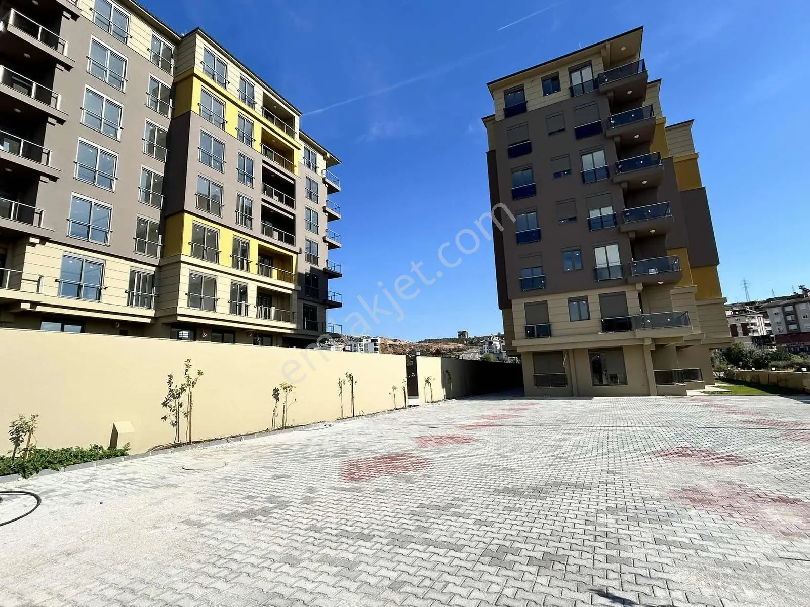 Göçerler'de Satılık Havuzlu Sitede 2+1 Ebeveyn Banyolu Sıfır
