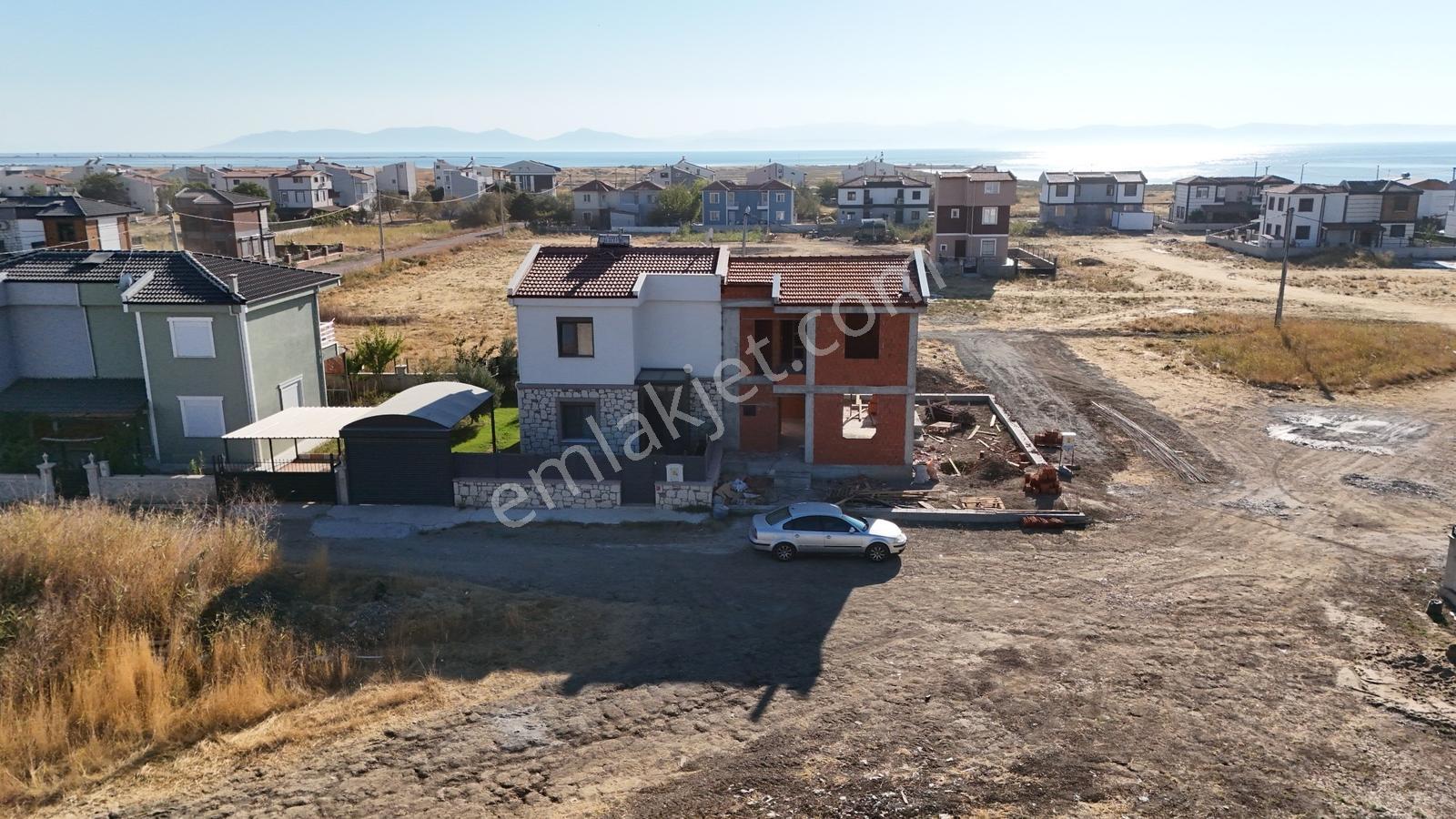 Altınova Cömert Sitesinde 2+1 Projesi Hazır Satılık Villa Arsası - Görsel 8