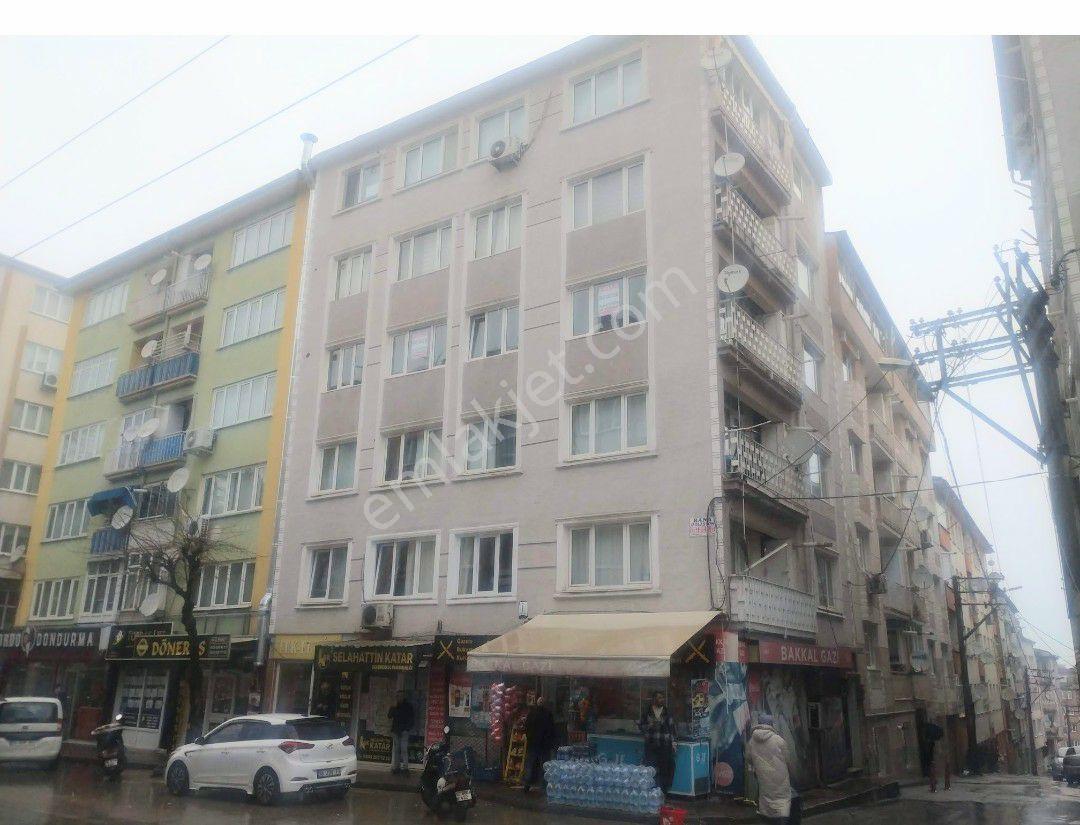 Yıldırım İncirli Cadde Üzeri 3+1.90m.3.kat.kombili.daire
