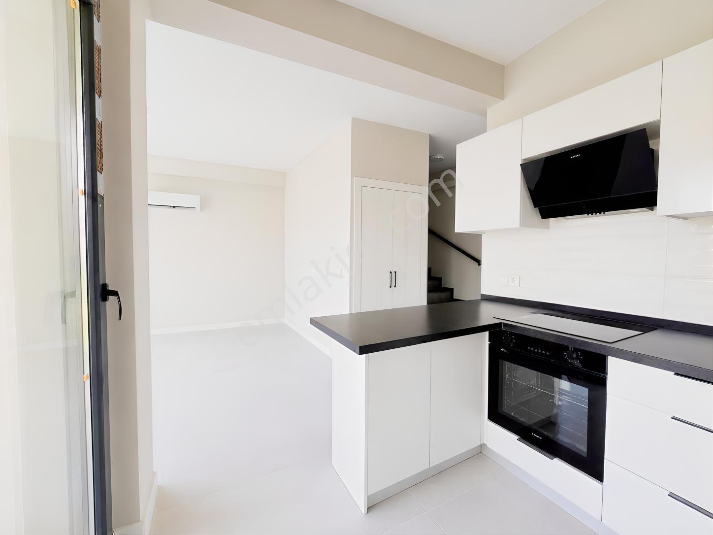Ayvalık Altınova'da Havuzlu Sitede Satılık 2+1 Villa - Görsel 19