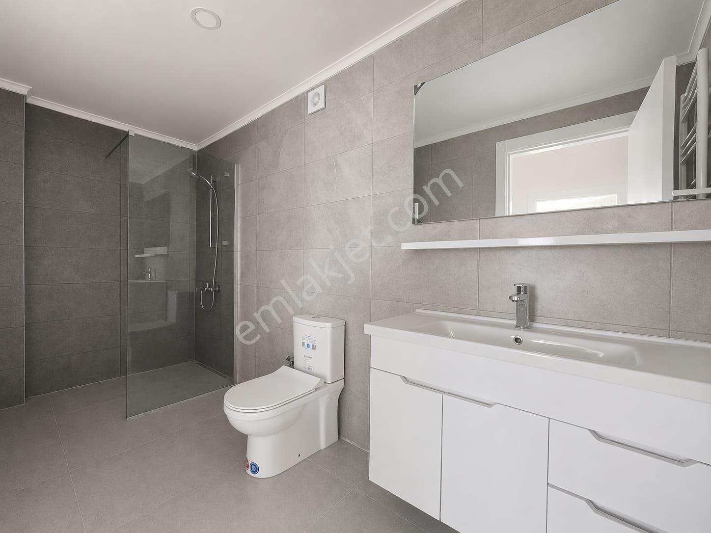Ayvalık Altınova'da Havuzlu Sitede Satılık 2+1 Villa - Görsel 15