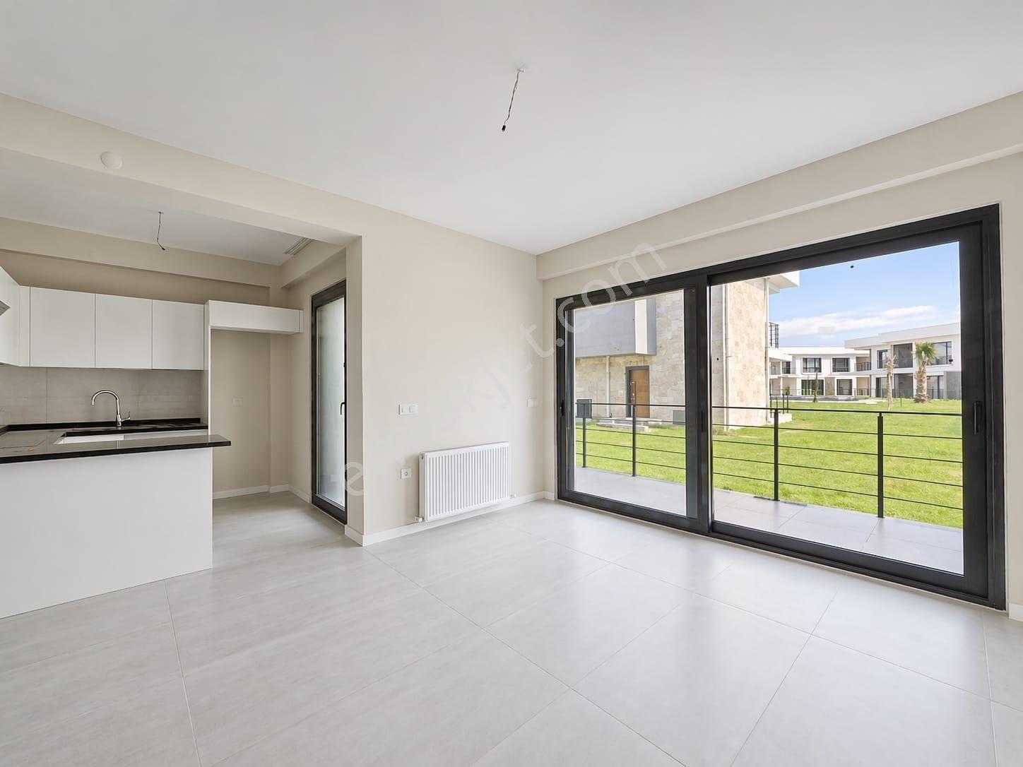 Ayvalık Altınova'da Havuzlu Sitede Satılık 2+1 Villa - Görsel 6