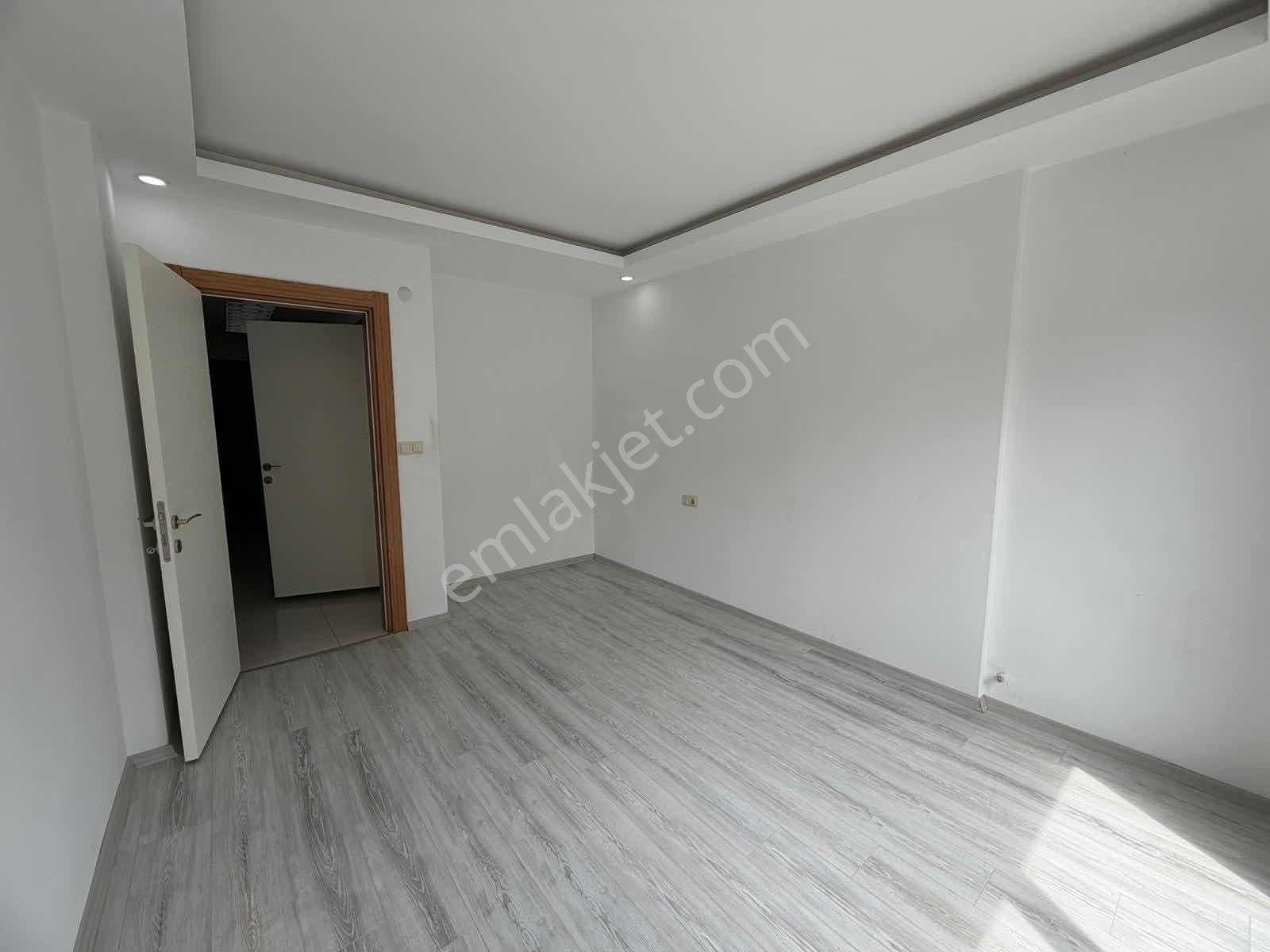 Kuşadası Davutlar'da Havuzlu Kapalı Otoparklı Satılık 3+1 Daire - Görsel 8