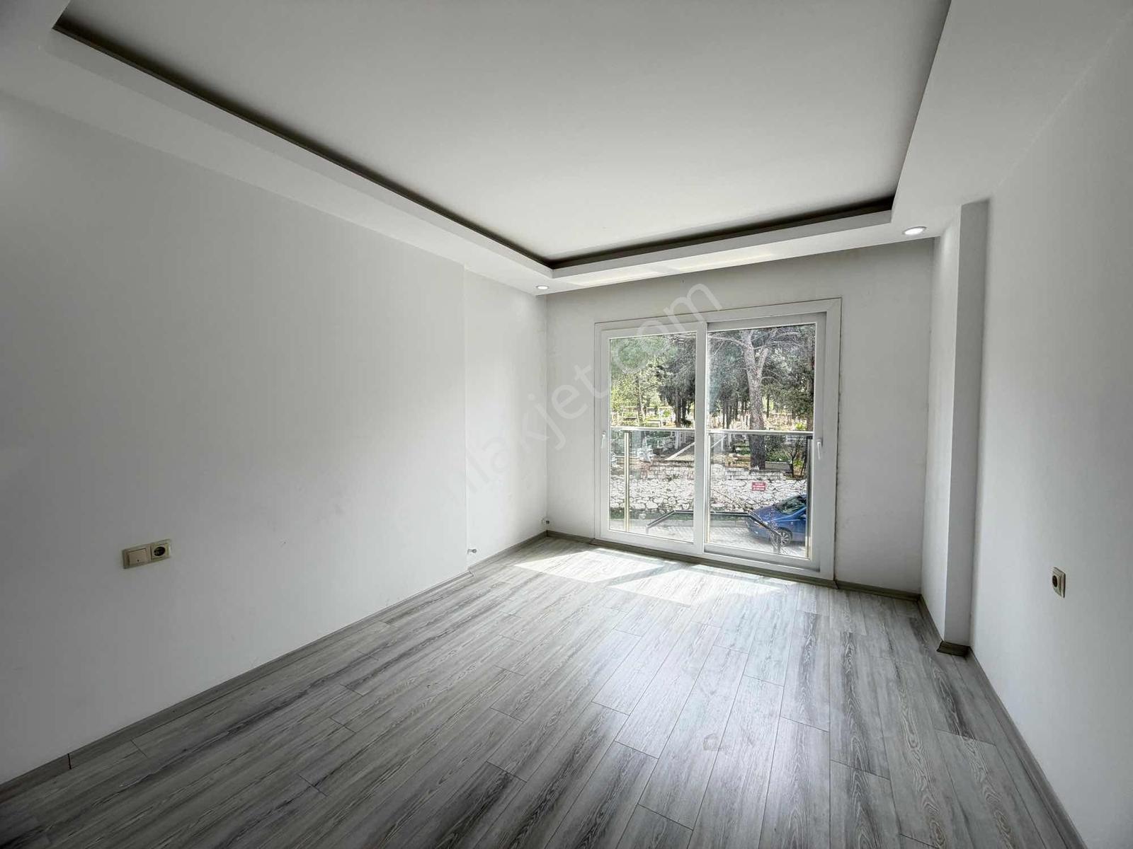 Kuşadası Davutlar'da Havuzlu Kapalı Otoparklı Satılık 3+1 Daire - Görsel 13