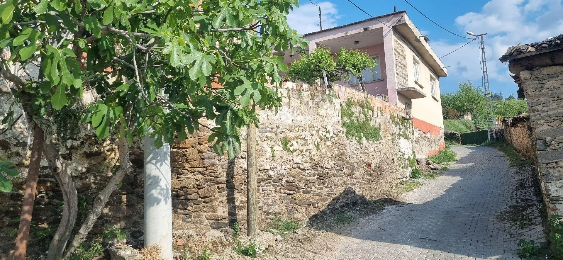 Aydın Nazilli Yöntem Emlaktan Yenipazar Donduran Mahallesinde Satılık Müstakil Ev