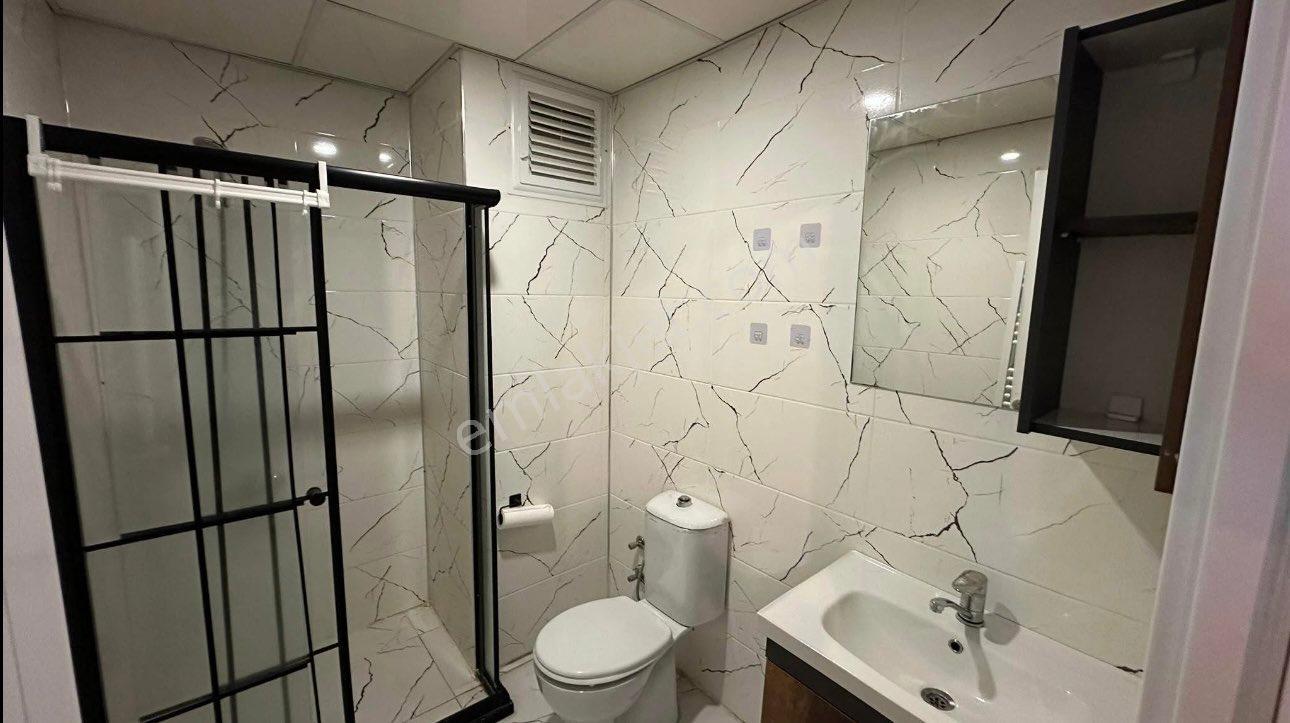 Deniz Gayrimenkul’den Güvenç Rezidansta Satılık 1+1 Ful Eşyalı+7/24 Güvenlik+kiracılı+ara Kat Daire - Görsel 9