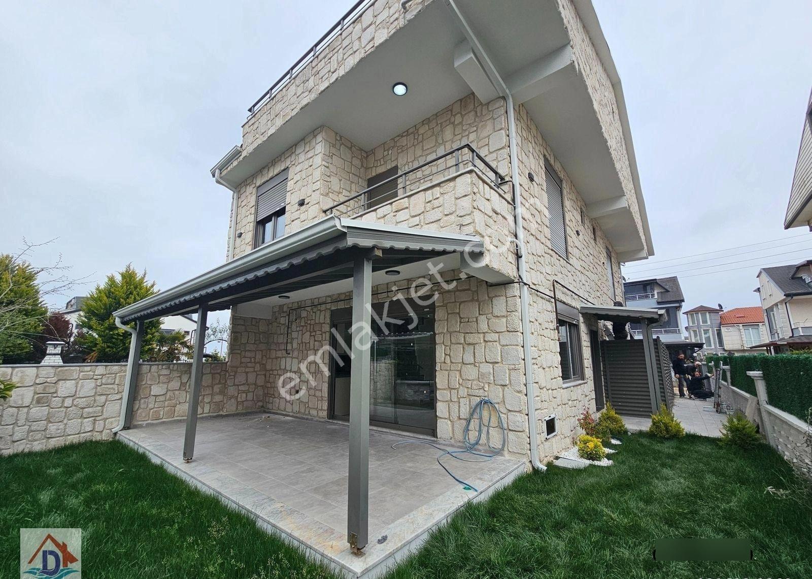 Denize 50 Mt. Mesafede 4+1,bahçeli Yerden Isıtmalı Satılık Villa - Görsel 34