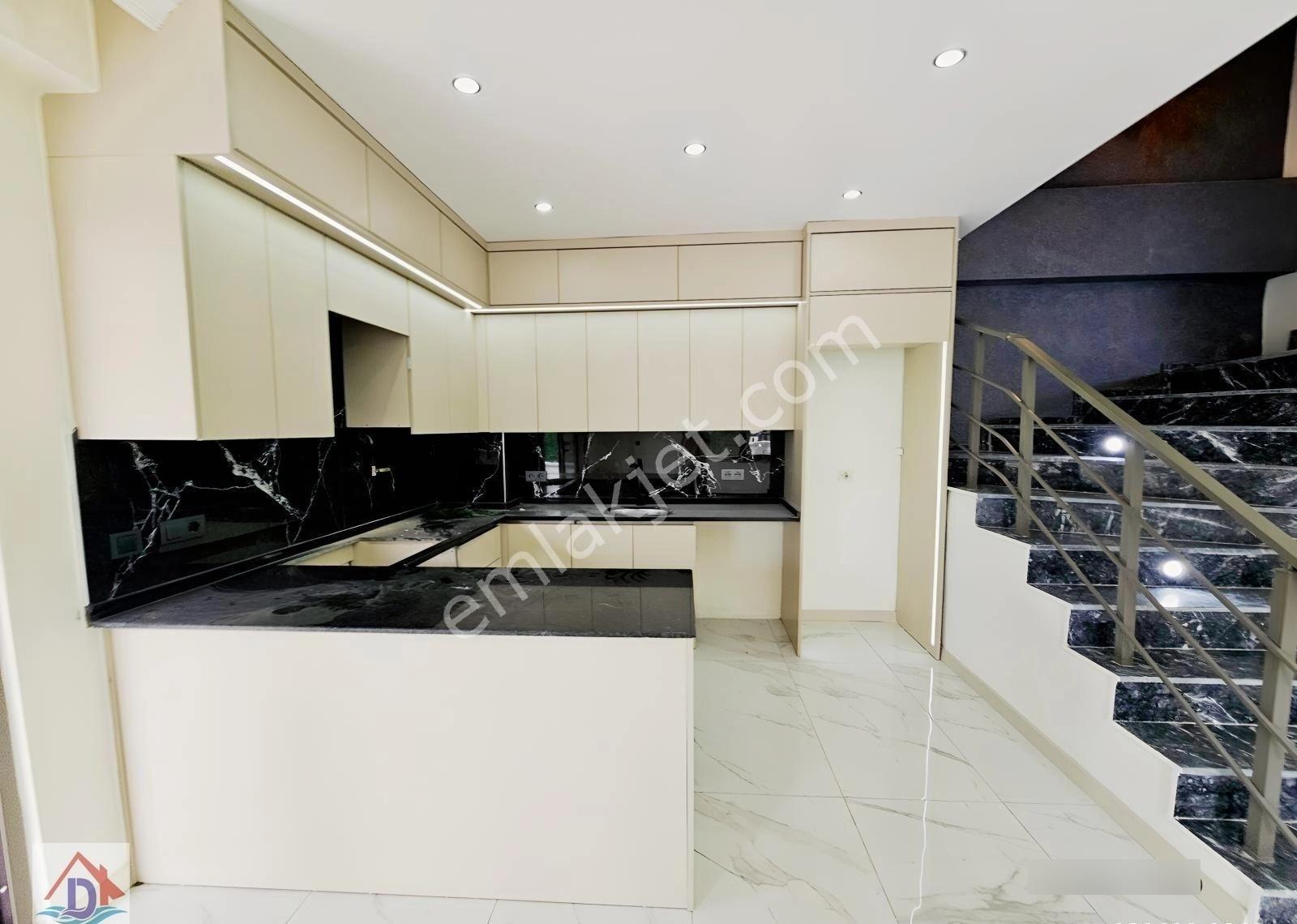 Denize 50 Mt. Mesafede 4+1,bahçeli Yerden Isıtmalı Satılık Villa - Görsel 26