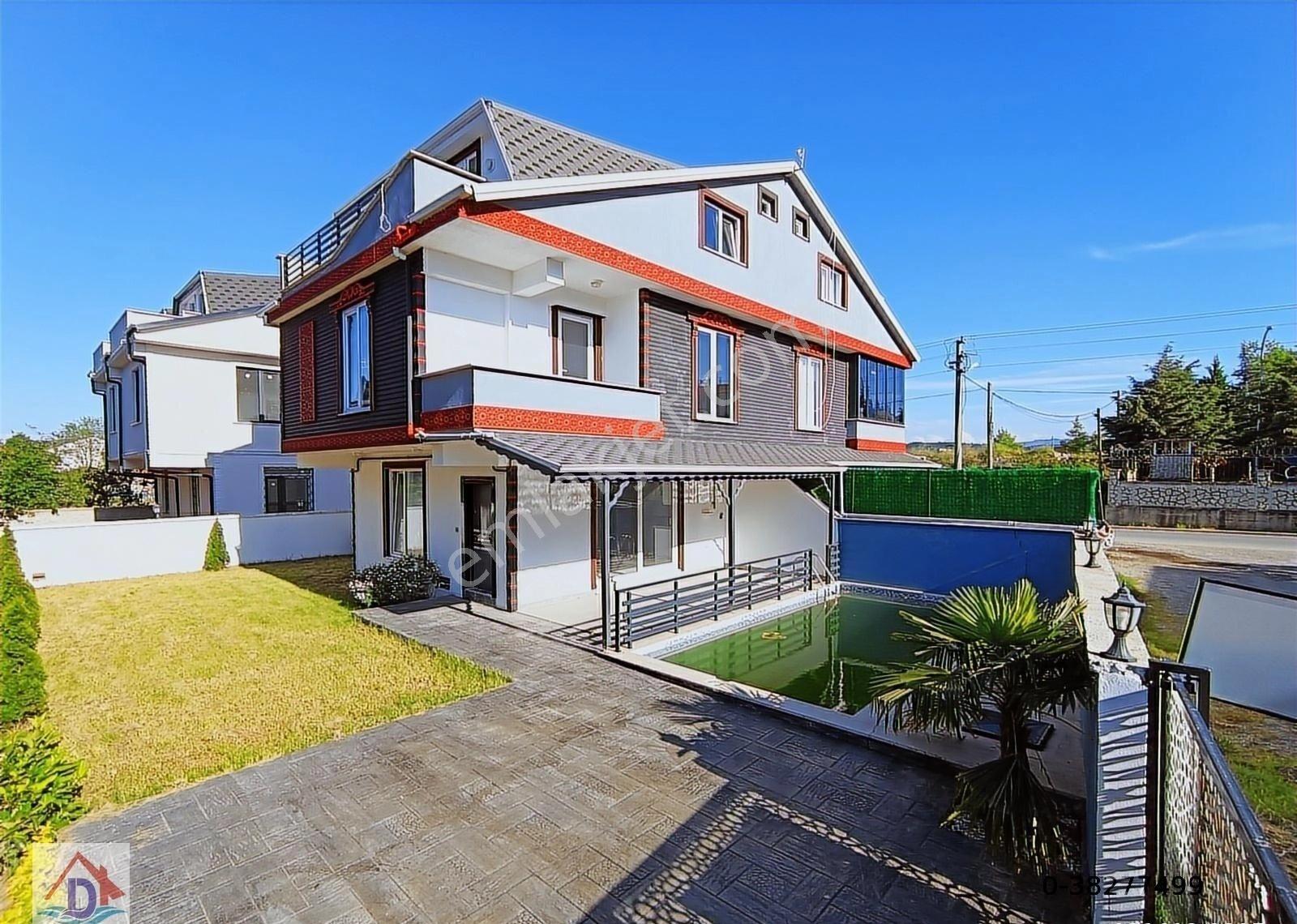Deniz'den 4+1 Merkezi Konumda, Havuzlu, Geniş Bahçeli Villa - Görsel 28
