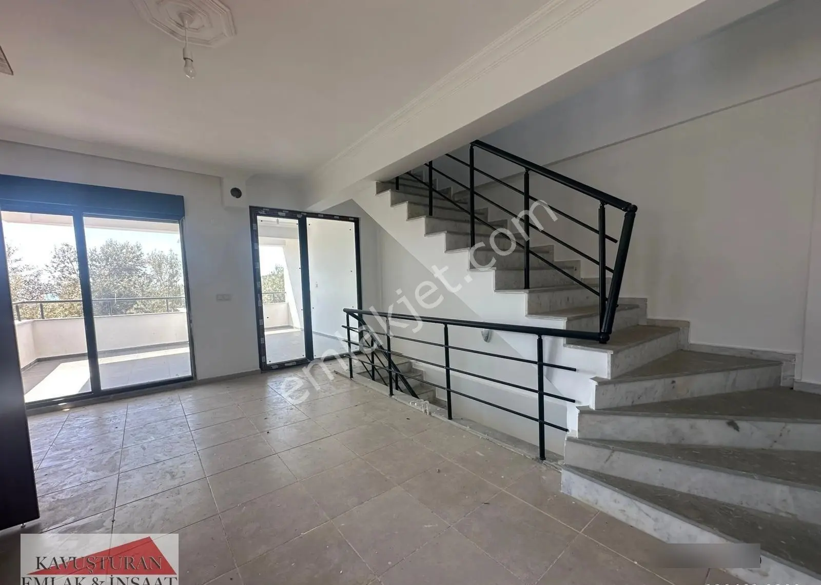 Kavuşturan Emlak'tan Güre'de **deniz Manzaralı**4+1 Fırsat Villa - Görsel 4