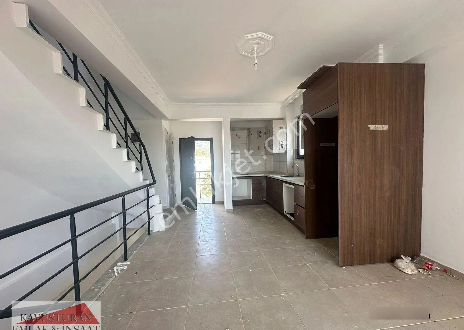 Kavuşturan Emlak'tan Güre'de **deniz Manzaralı**4+1 Fırsat Villa