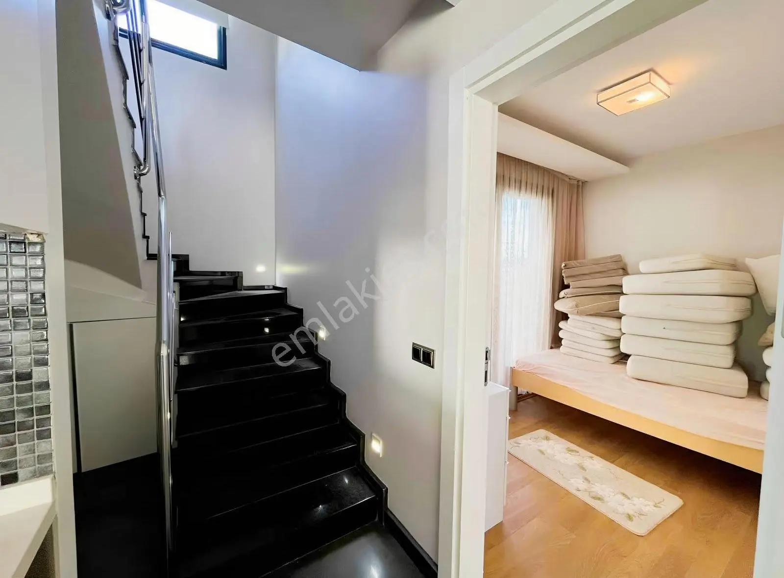 Yiğit Gayrimenkul'den Çeşme Merkezde Deniz Manzaralı Villa - Görsel 27