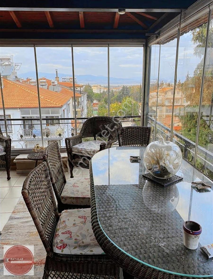 Burdur Şehir Merkezi'nde 265m² Dubleks, Göl Manzaralı Teraslı - Görsel 3