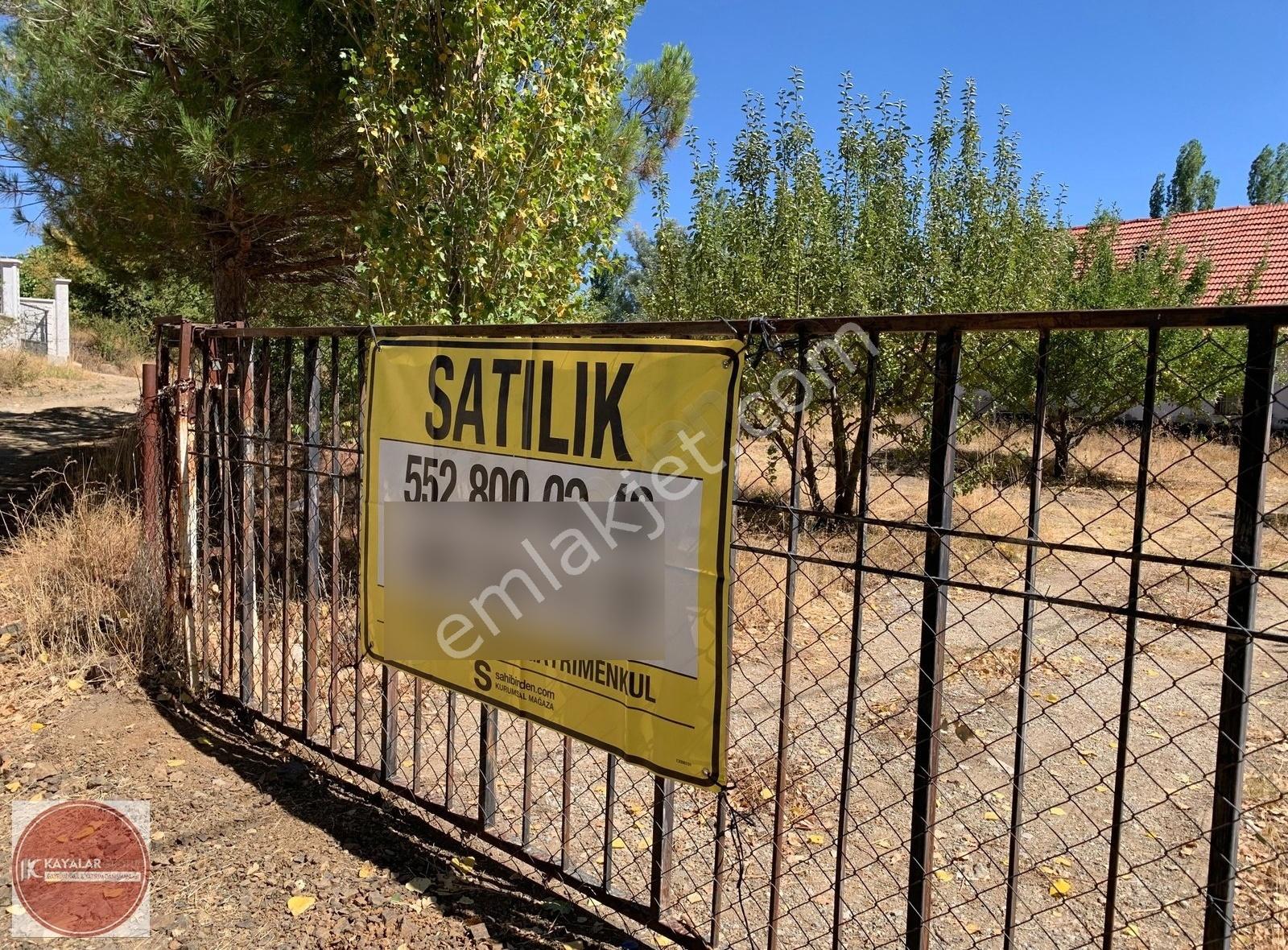 Kayalar'dan Kocapınar'da 10400m2 İki Parça Satılık Ceviz Bahçesi