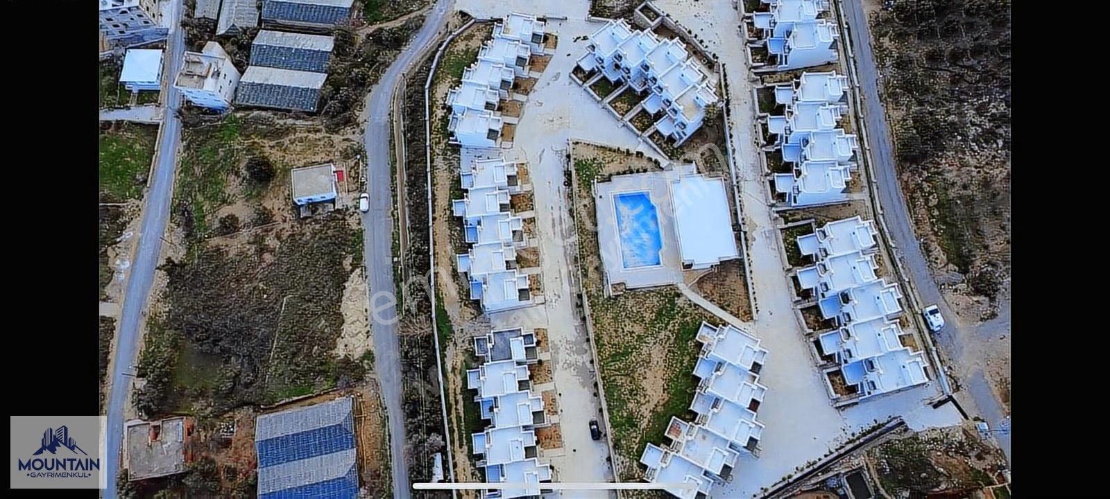 Mavinin Kusursuz Güzelliğiyle Deniz Manzaralı Villamız Satışta! - Görsel 25