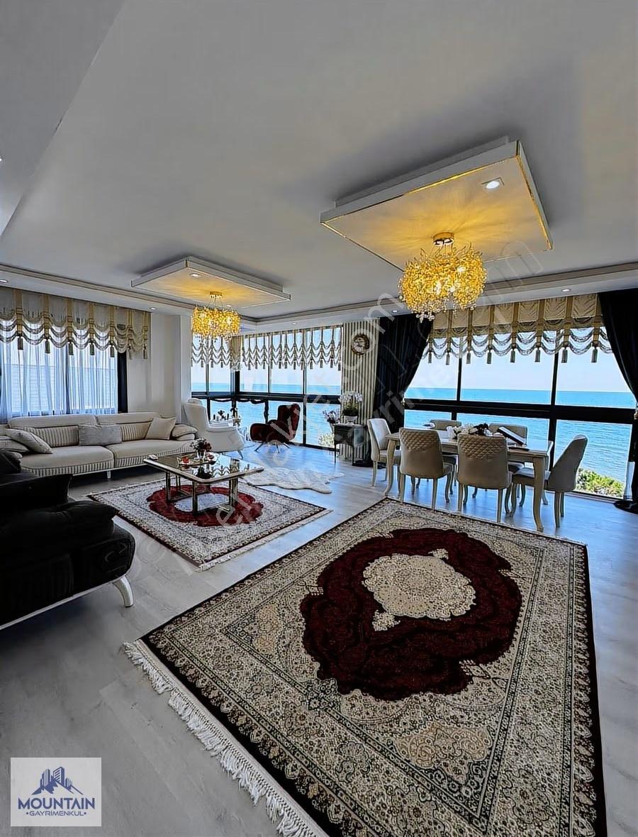 Komple Deniz Manzaralı, Yalı Edasında Satılık 2+1 Lüx Daire