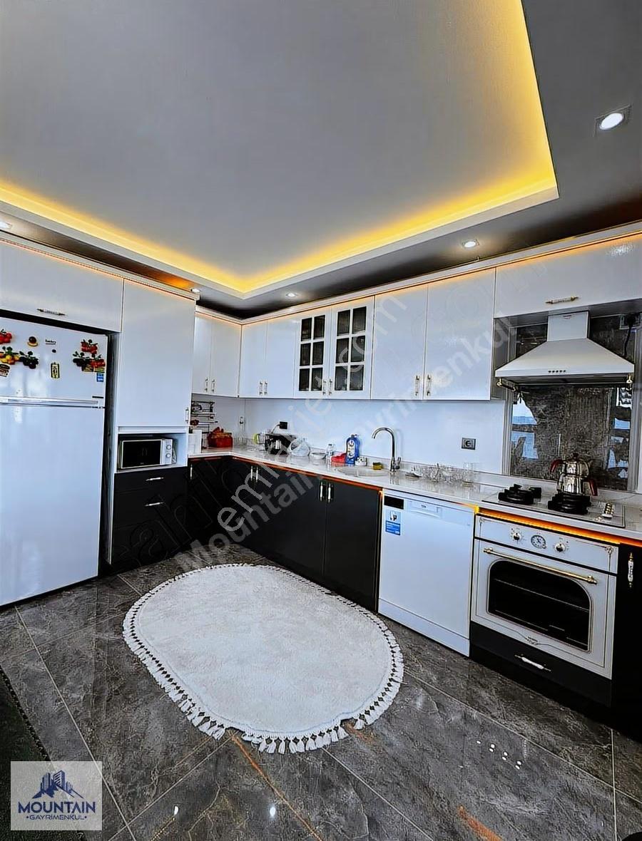Komple Deniz Manzaralı, Yalı Edasında Satılık 2+1 Lüx Daire - Görsel 12
