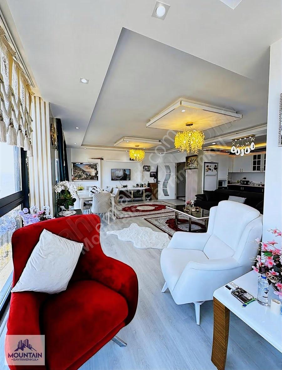 Komple Deniz Manzaralı, Yalı Edasında Satılık 2+1 Lüx Daire - Görsel 3