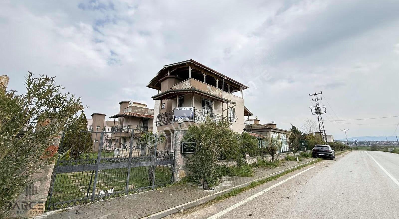 Balıkesir Pamukçu Site İçerisinde Eşyalı Kiralık 3+1 Villa