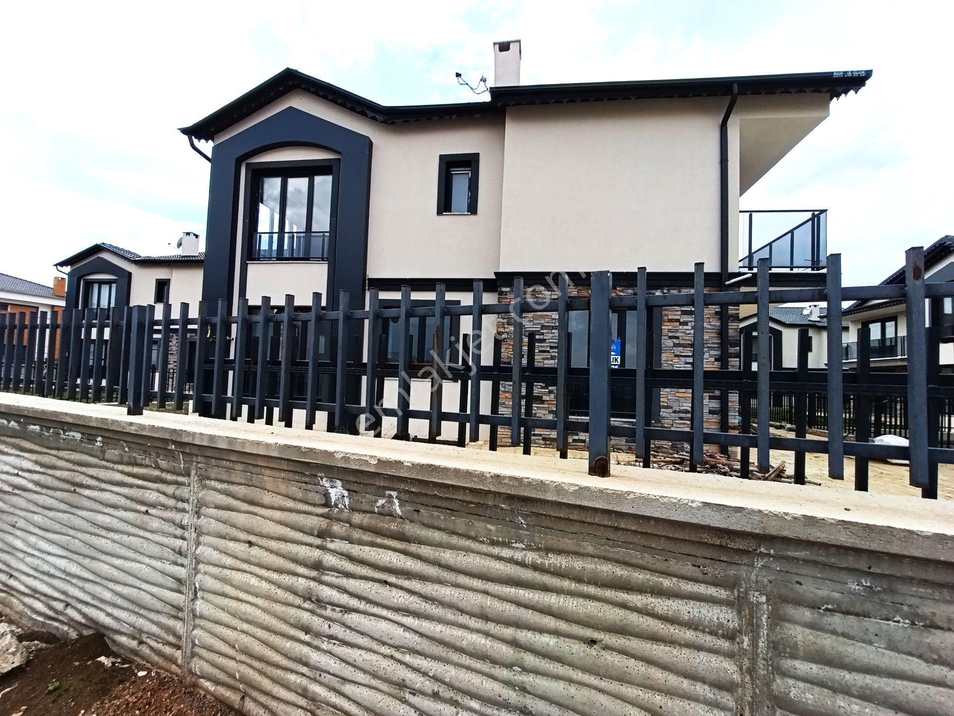 Kd Yapı Gayrimenkul’den Karşıyaka’ Da Satılık Lüx Villa - Görsel 2