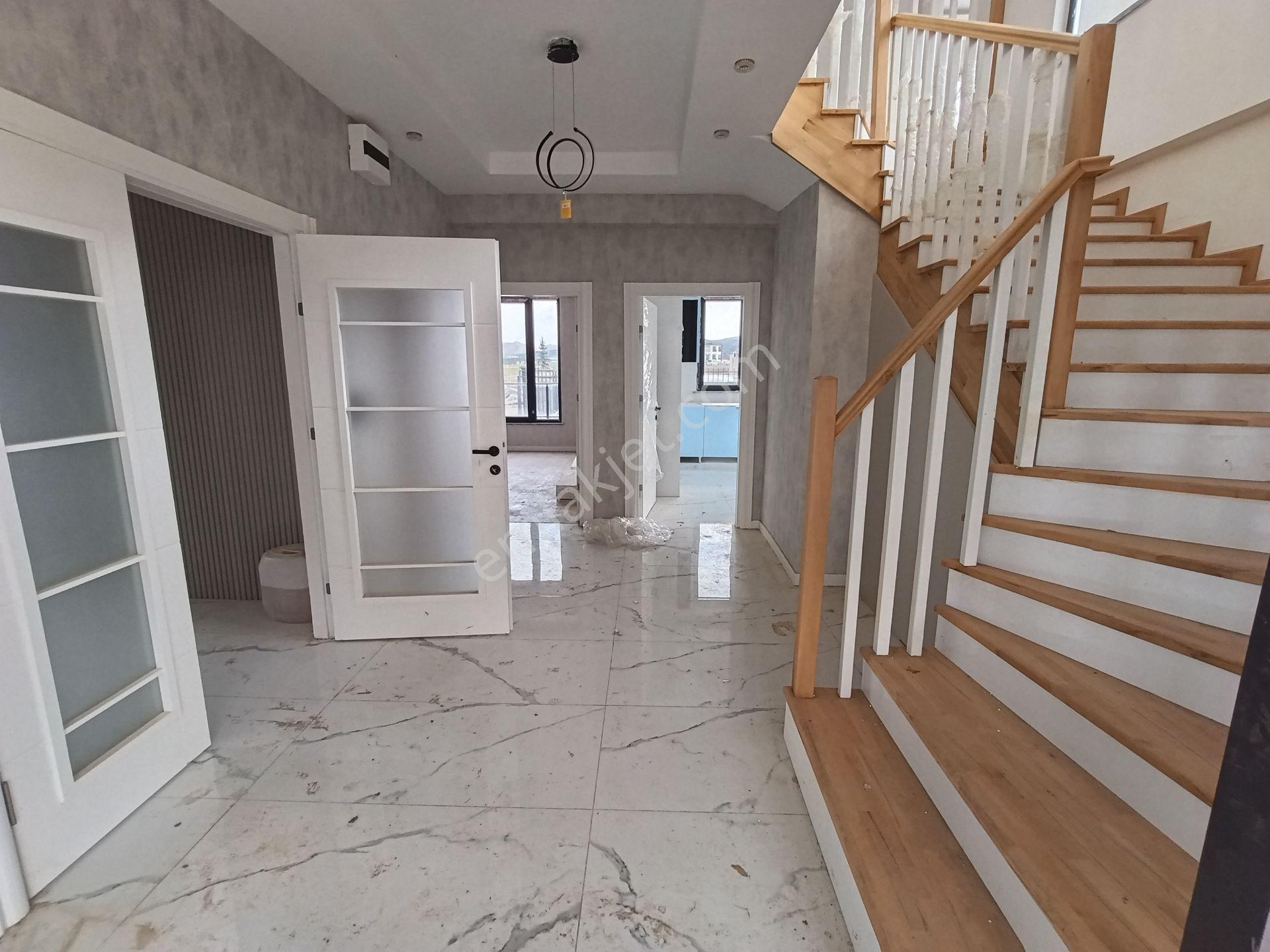 Kd Yapı Gayrimenkul’den Karşıyaka’ Da Satılık Lüx Villa - Görsel 6