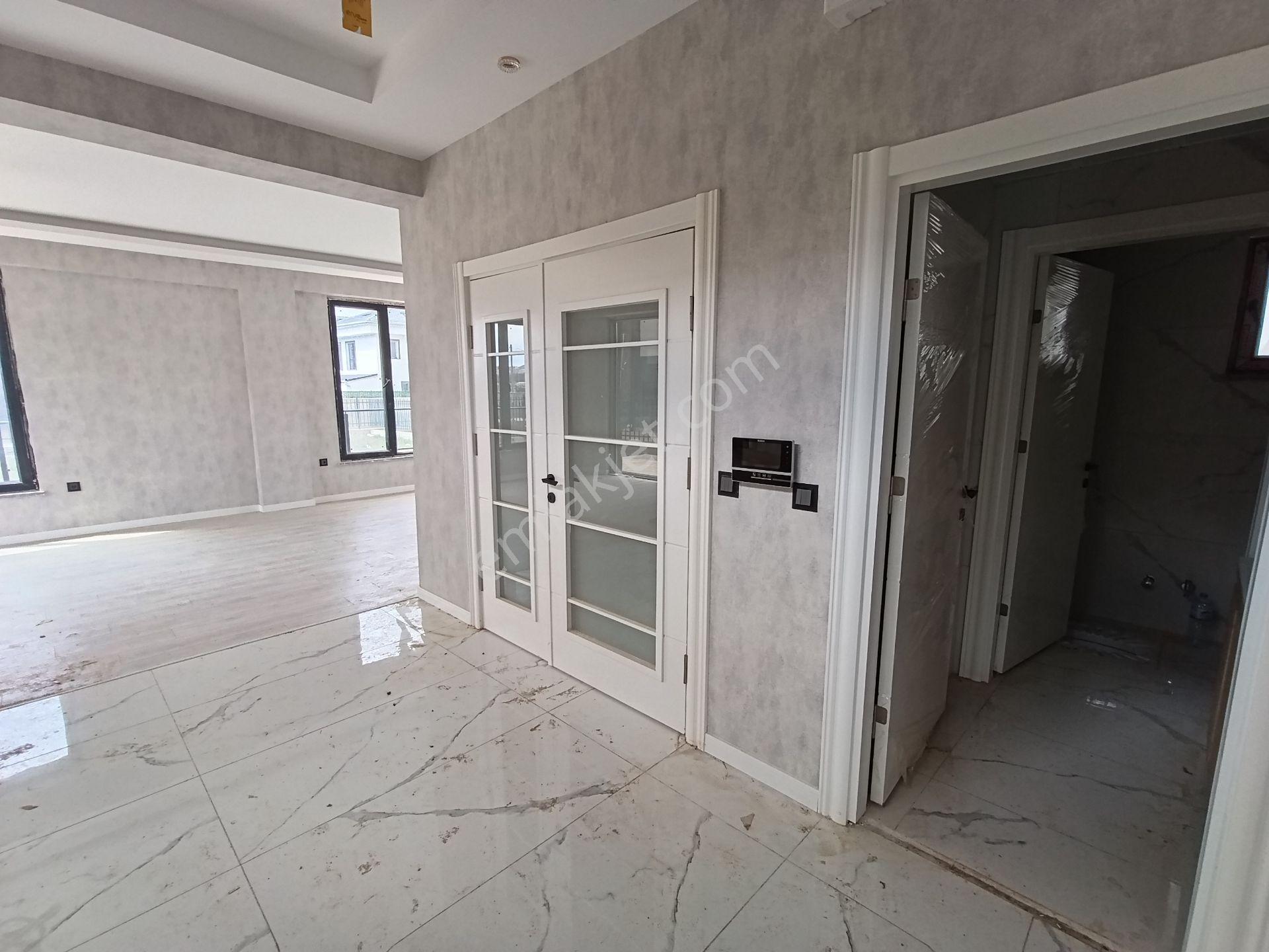 Kd Yapı Gayrimenkul’den Karşıyaka’ Da Satılık Lüx Villa - Görsel 10
