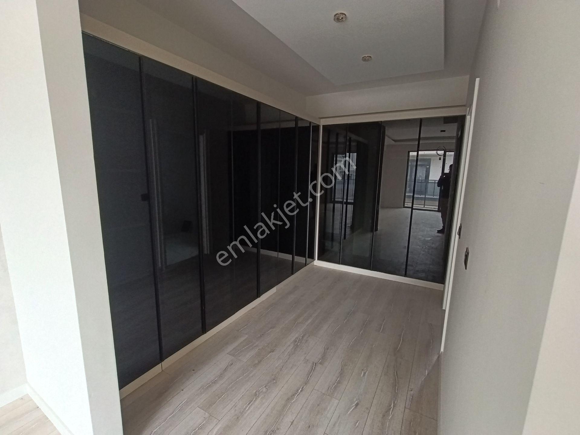 Kd Yapı Gayrimenkul’den Karşıyaka’ Da Satılık Lüx Villa - Görsel 15