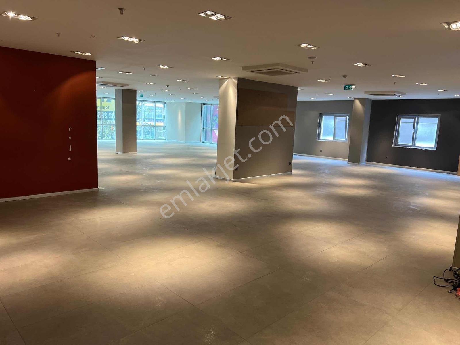 Ataşehir Ana Cadde Üstü Metro Ve Toplu Ulaşıma.50 M 1 Kat 370m2 - Görsel 11