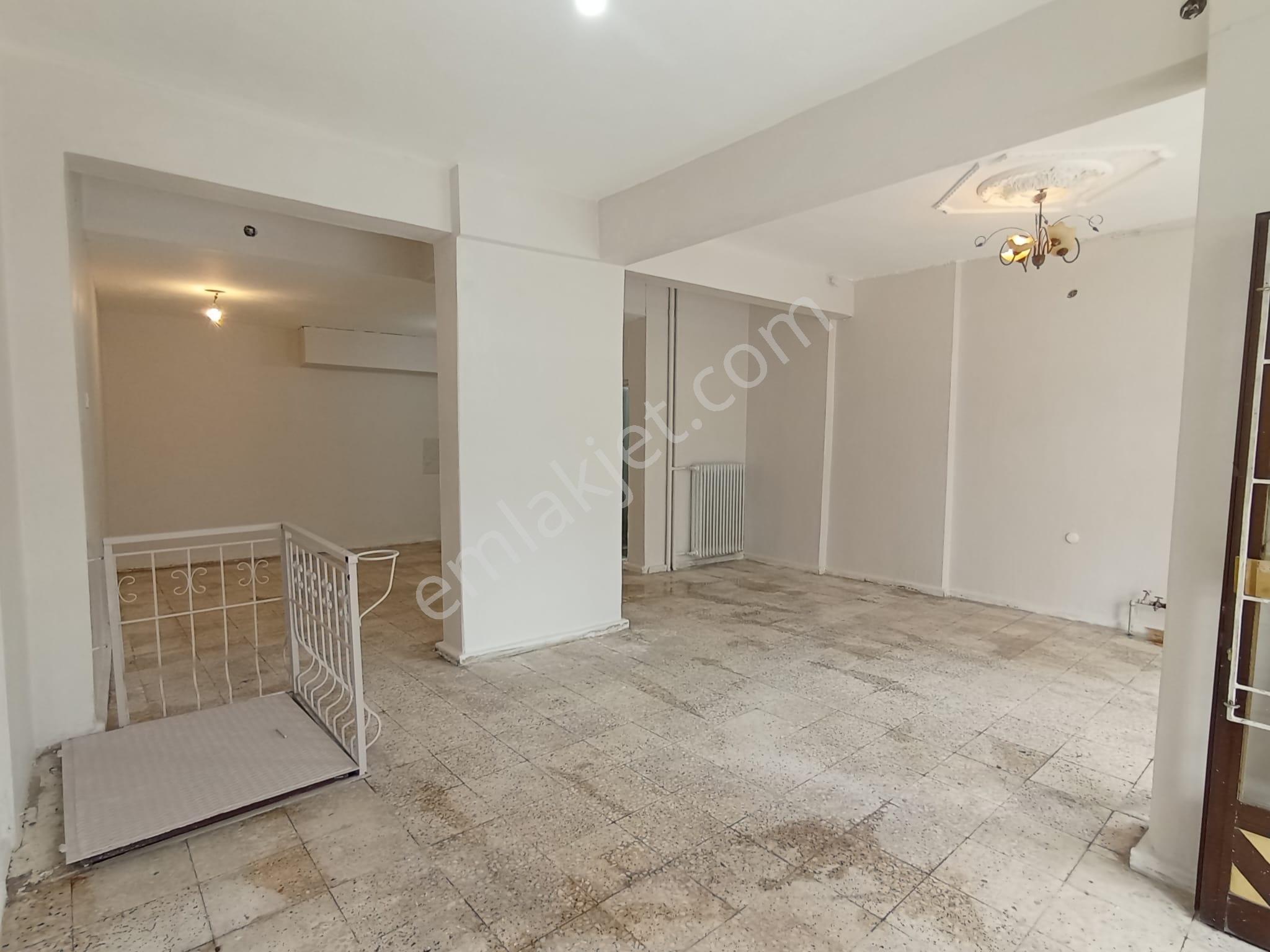 Koyuncu Petrol Civarı 60 M2 Giriş + 30 M2 Bodrumlu Dükkan - Görsel 4