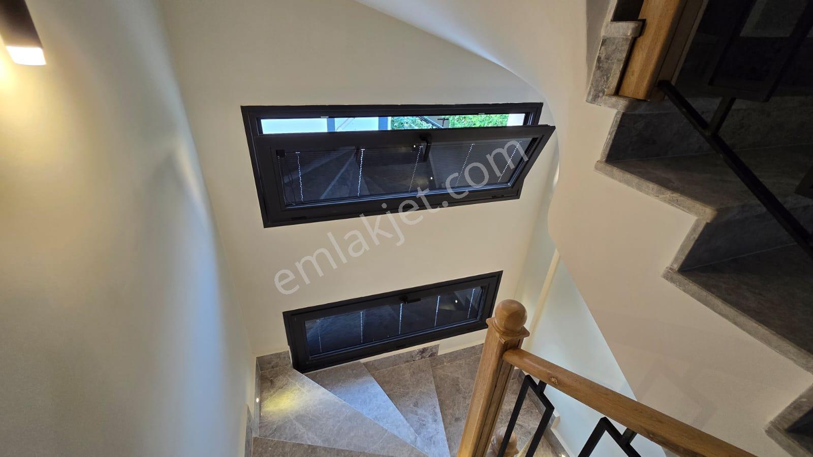 Stop'tan Sahil Kordona Yakın Kiralık Havuzlu Lüx Villa - Görsel 10