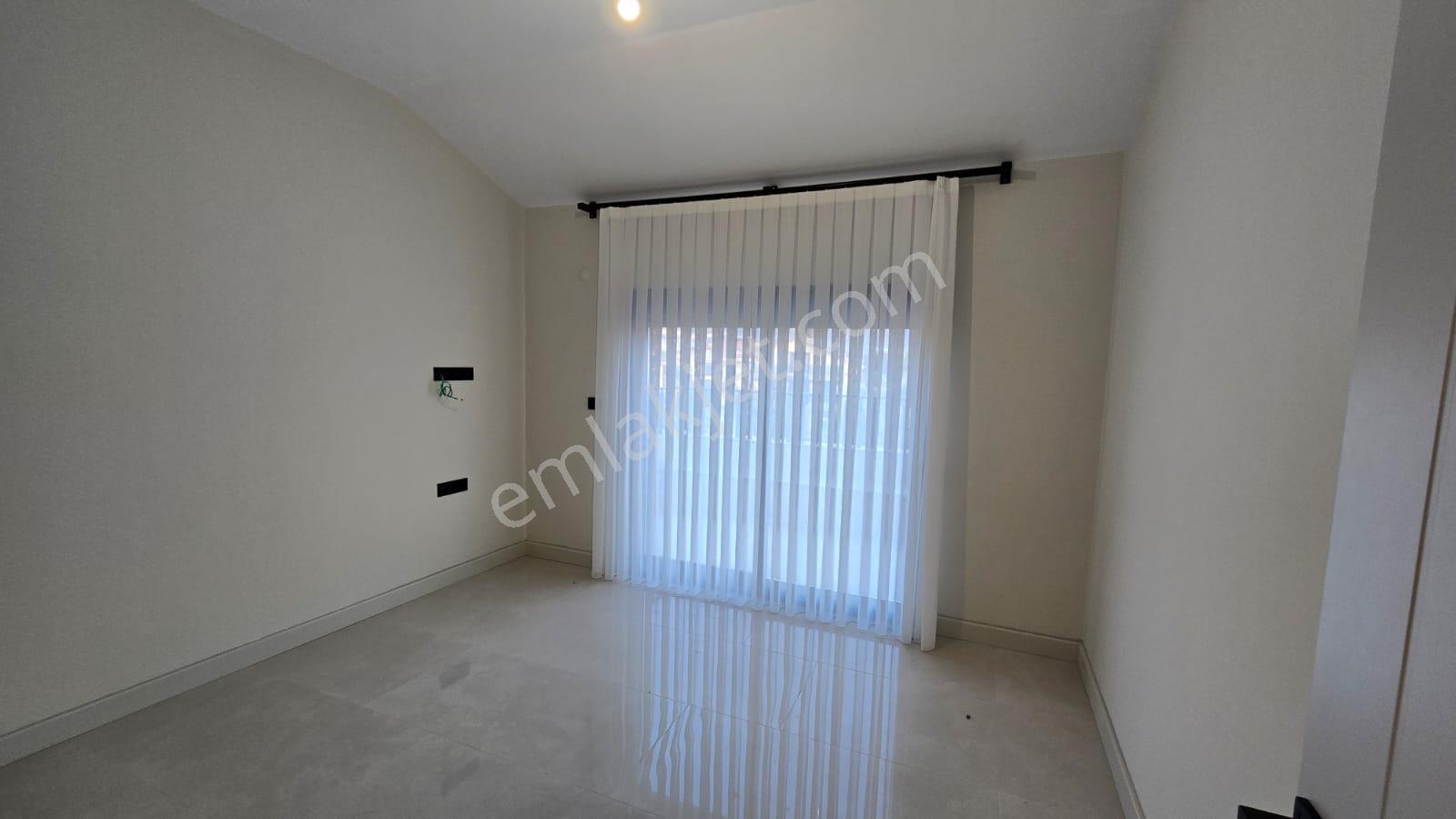 Stop'tan Sahil Kordona Yakın Kiralık Havuzlu Lüx Villa - Görsel 8
